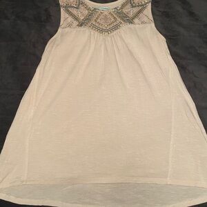 Maurice’s Embroidered Cream Sleeveless Tank Top Size Medium
